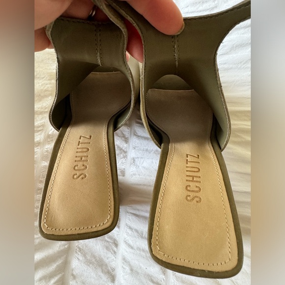 SCHUTZ Heels. Women’s Size 5.5. Olive Green Heels. - Picture 4 of 5